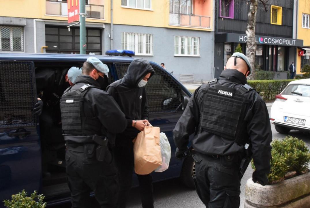 Privođenje Arslanagića nakon hapšenja - Avaz