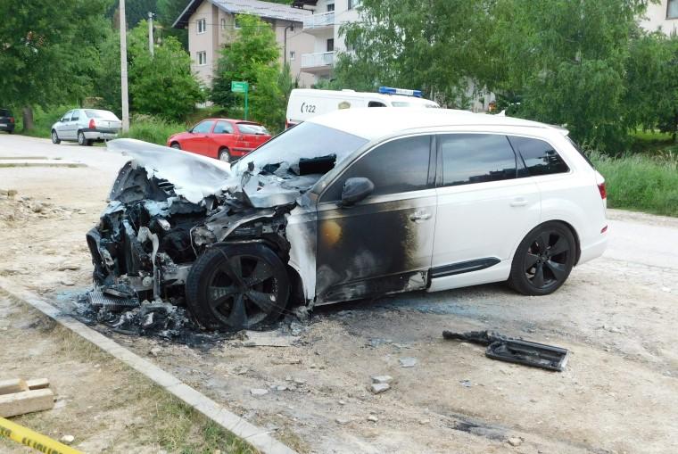 Novi detalji požara u Vogošći: Zapaljen automobil repera Bube Corellija