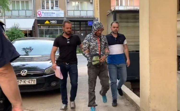 Privođenje Hajdarevića nakon hapšenja - Avaz