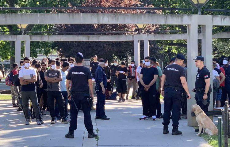Policija pronašla 90 migranata - Avaz