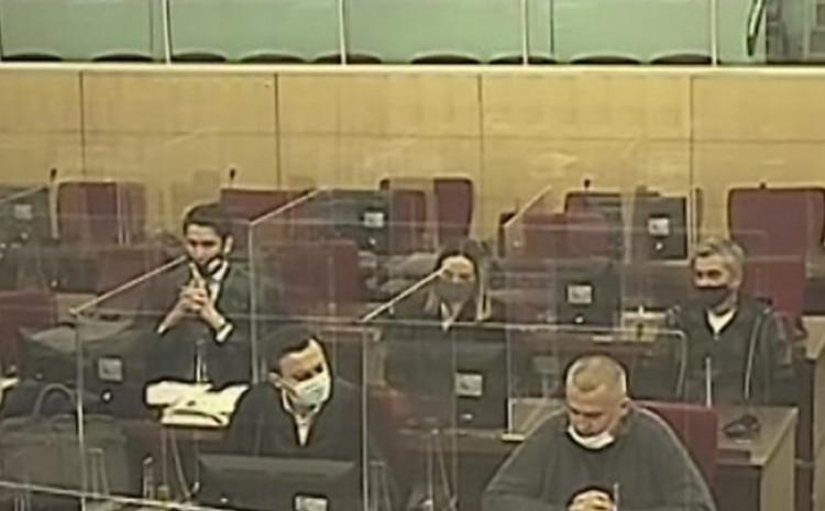 Dupovac and Mutap in the courtroom with their lawyers - Avaz