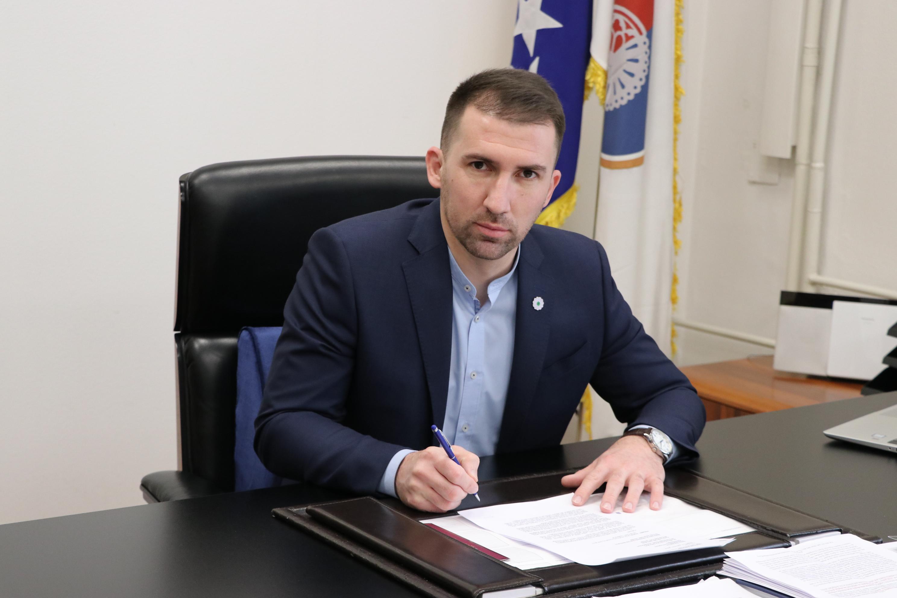 Ministar Delić: Razmatra investicijske projekte - Avaz