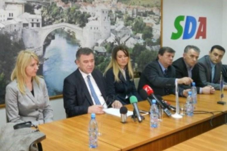 SDA Mostar odgovorio Konakoviću: Kad sve zna neka pripremi prijedlog izmjene Izbornog zakona