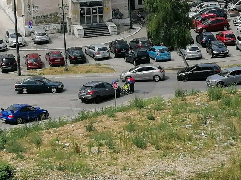 Nesreća u Sarajevu: Automobilom udario biciklistu