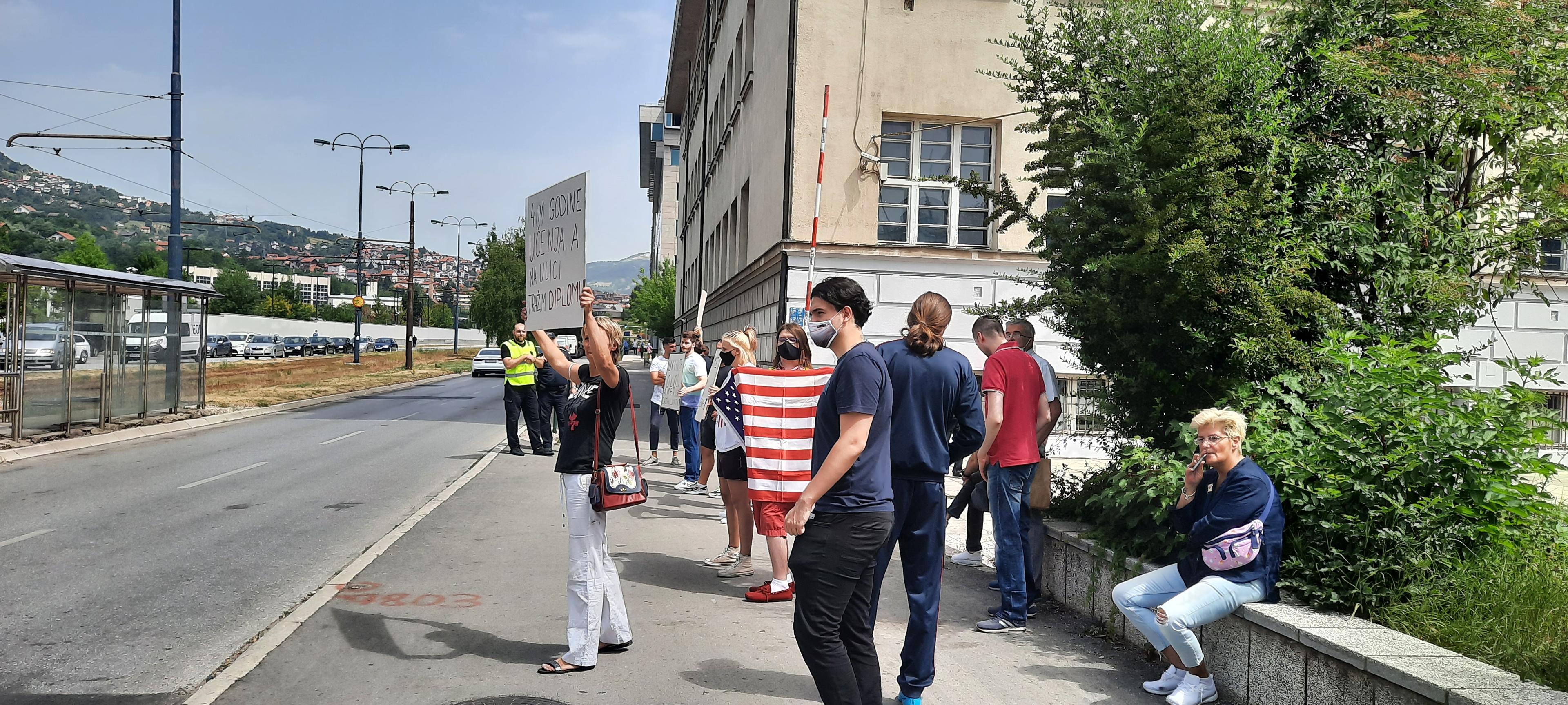 Students of the American University in B&H: We want diplomas and annulment of American citizenship for Prcić