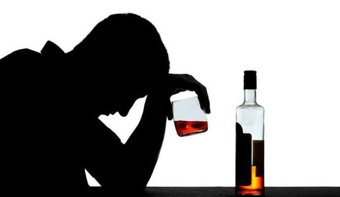 Konzumiranje previše alkohola može izazvati oštećenje jetre, kao i rak - Avaz