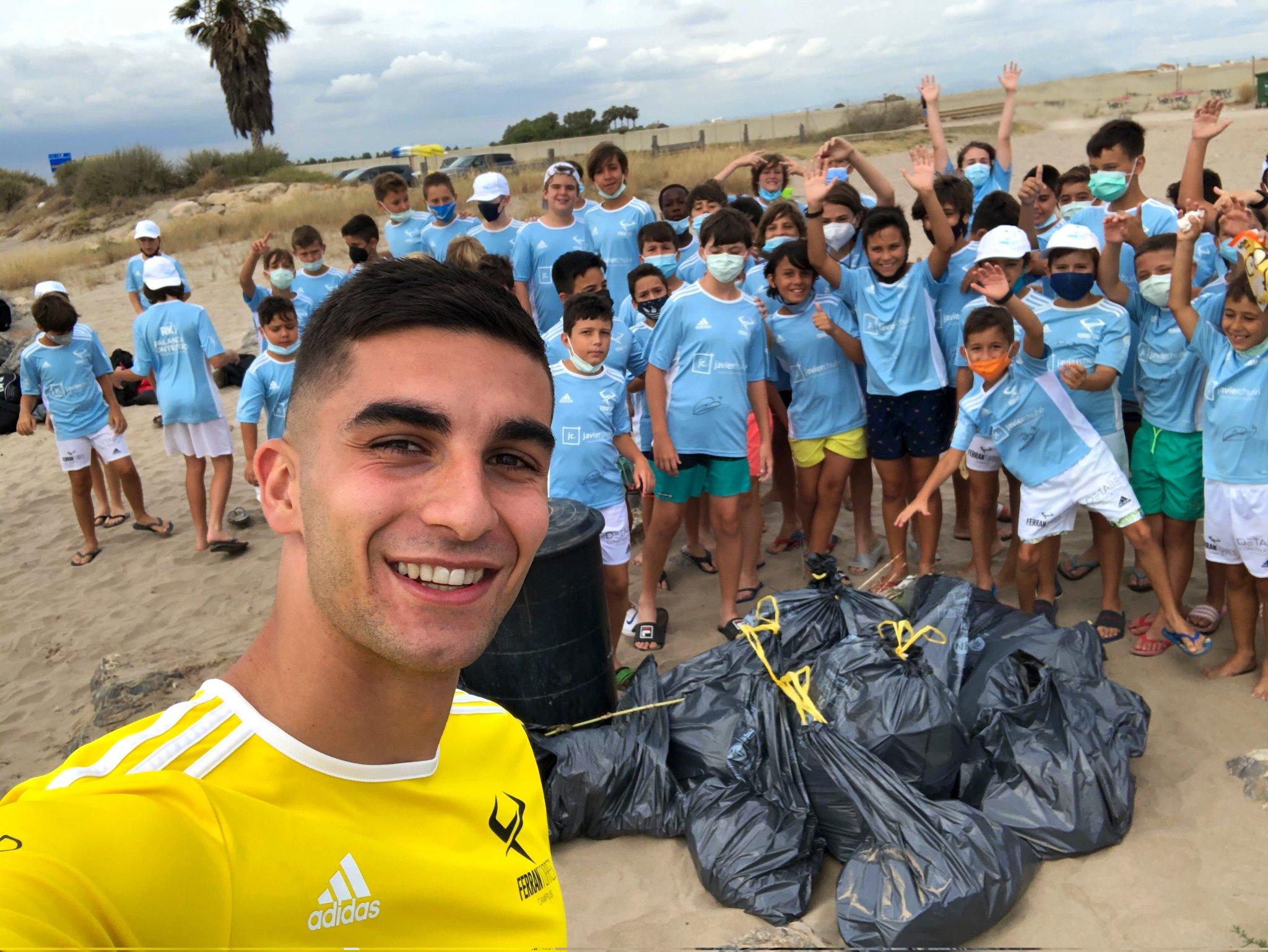 Osim fudbala i zabave, španski fudbaler podstiče djecu da paze na okoliš