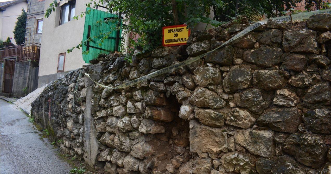 Potporni zid u ulici Iza bašče se obrušava - Avaz