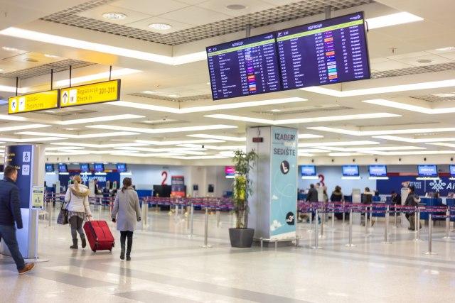 Po slijetanju na beogradski aerodrom putnicima nude da rade test ili karantin - Avaz