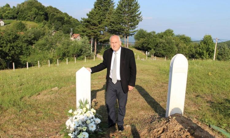 High Representative Inzko pays respect to the memory of Hatidža Mehmedović