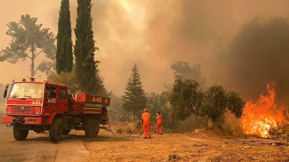 Deadly wildfires deal new blow to Turkish tourism