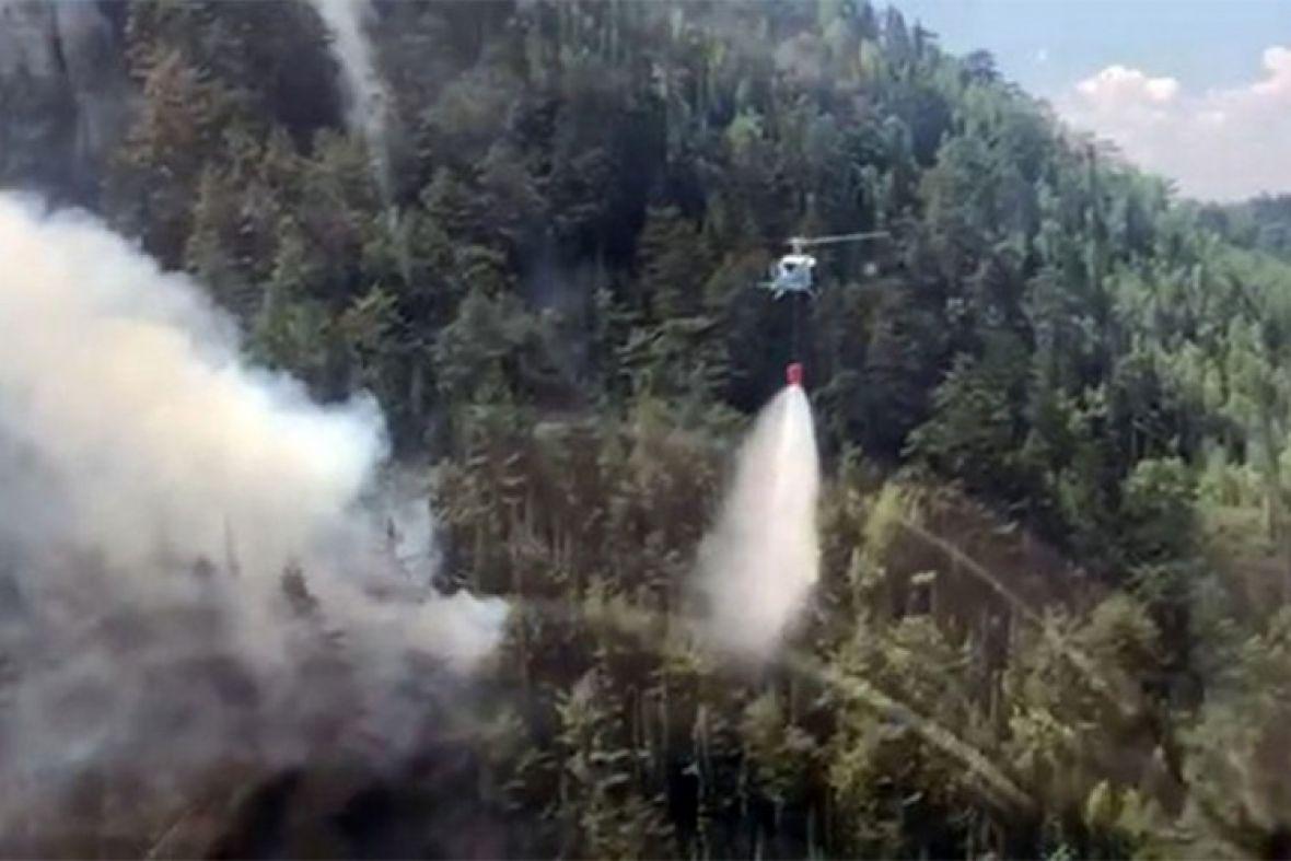 Požar gase dva helikoptera iz Srbije: Vulin poručio da će zaštititi Srbe gdje god oni žive