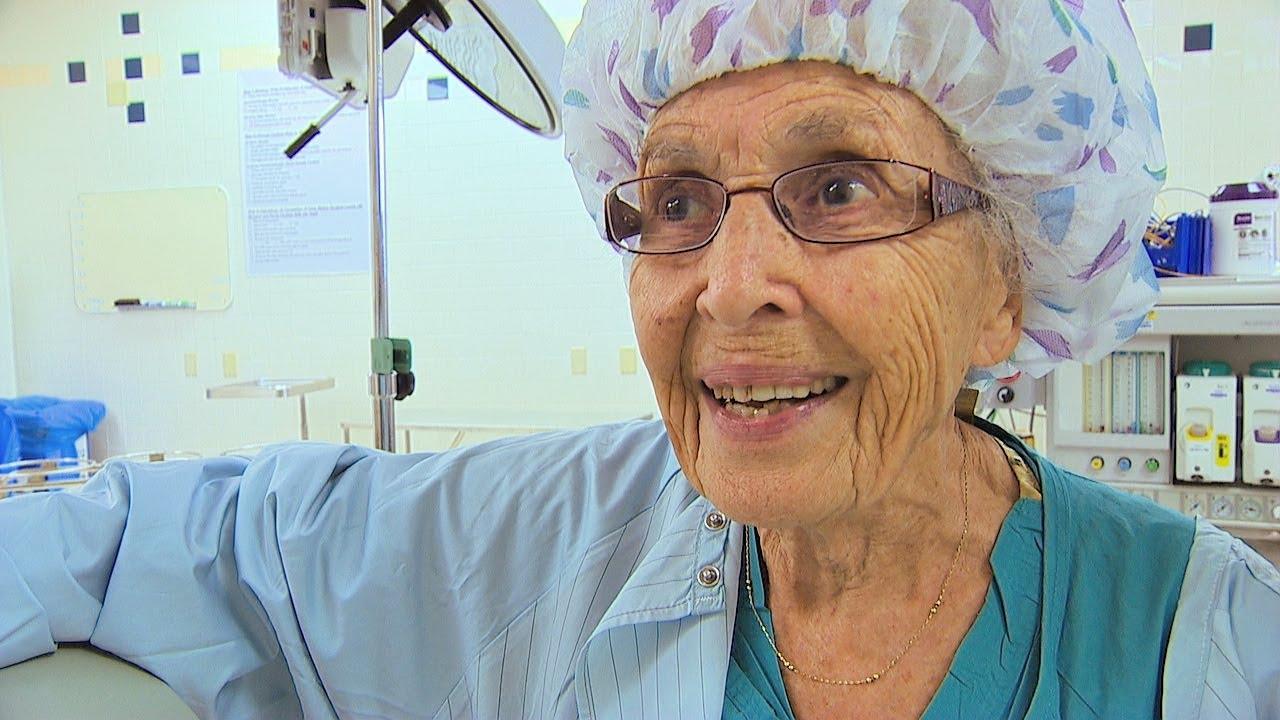 Najstarija medicinska sestra otišla u penziju, pacijentima pomagala više od sedam decenija