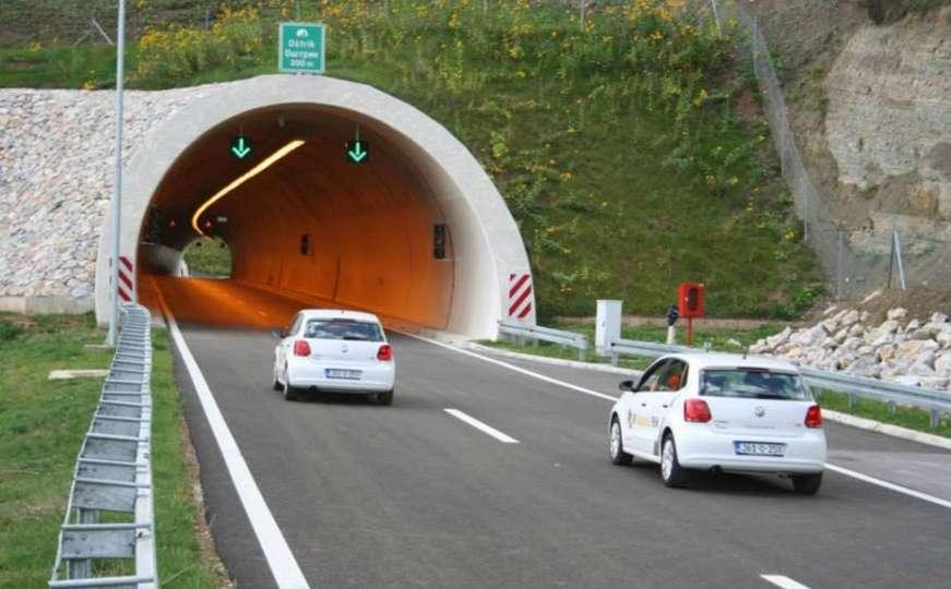 Nesreća na autoputu A1: Sudarila se dva vozila kod tunela Oštrik