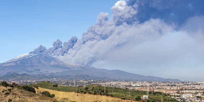 Italijanski institut za vulkanologiju: Etna "porasla" nekoliko metara