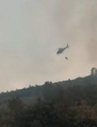 Helikopter gasi požare kod Bileće - Avaz