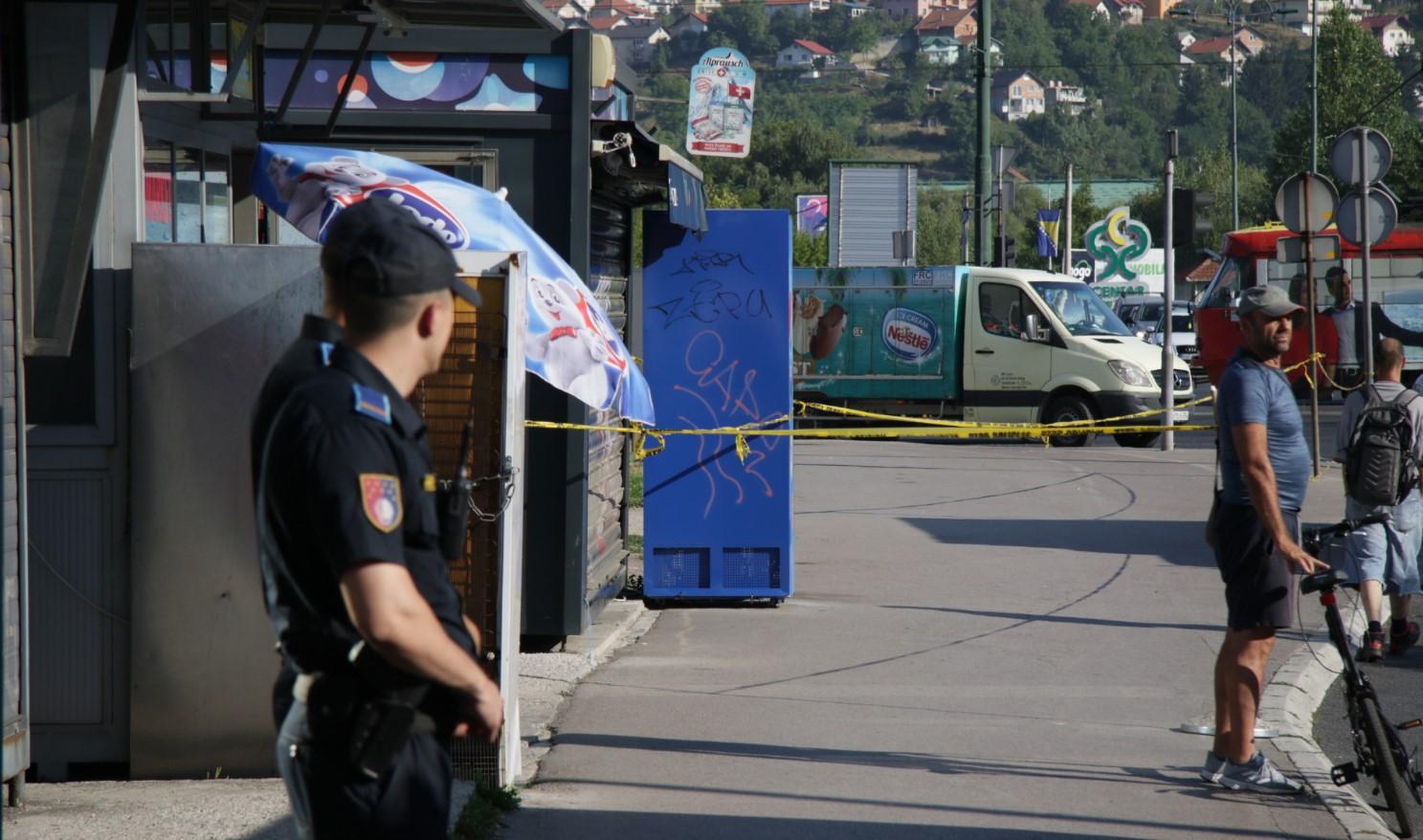 Migrant nožem napao Bosanca: Tragovi krvi na stajalištu u Nedžarićima