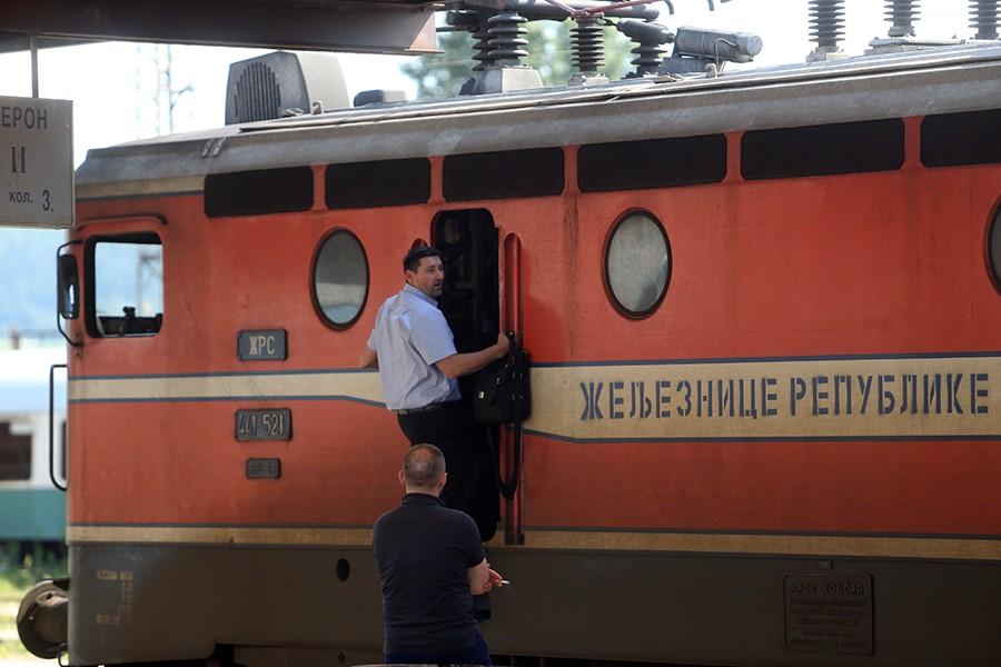 Supružnici iz Srbije iskočili iz voza jer su promašili stanicu: Žena uganula nogu