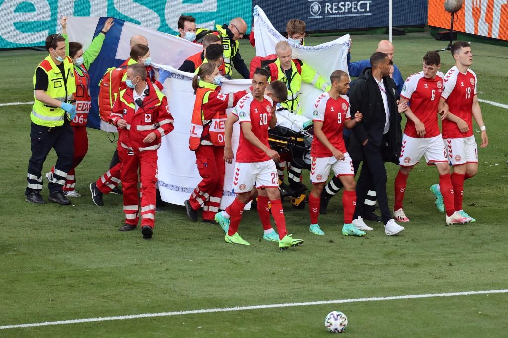 UEFA i Čeferin nagradili devet ljudi koji su spašavali Kristijana Eriksena