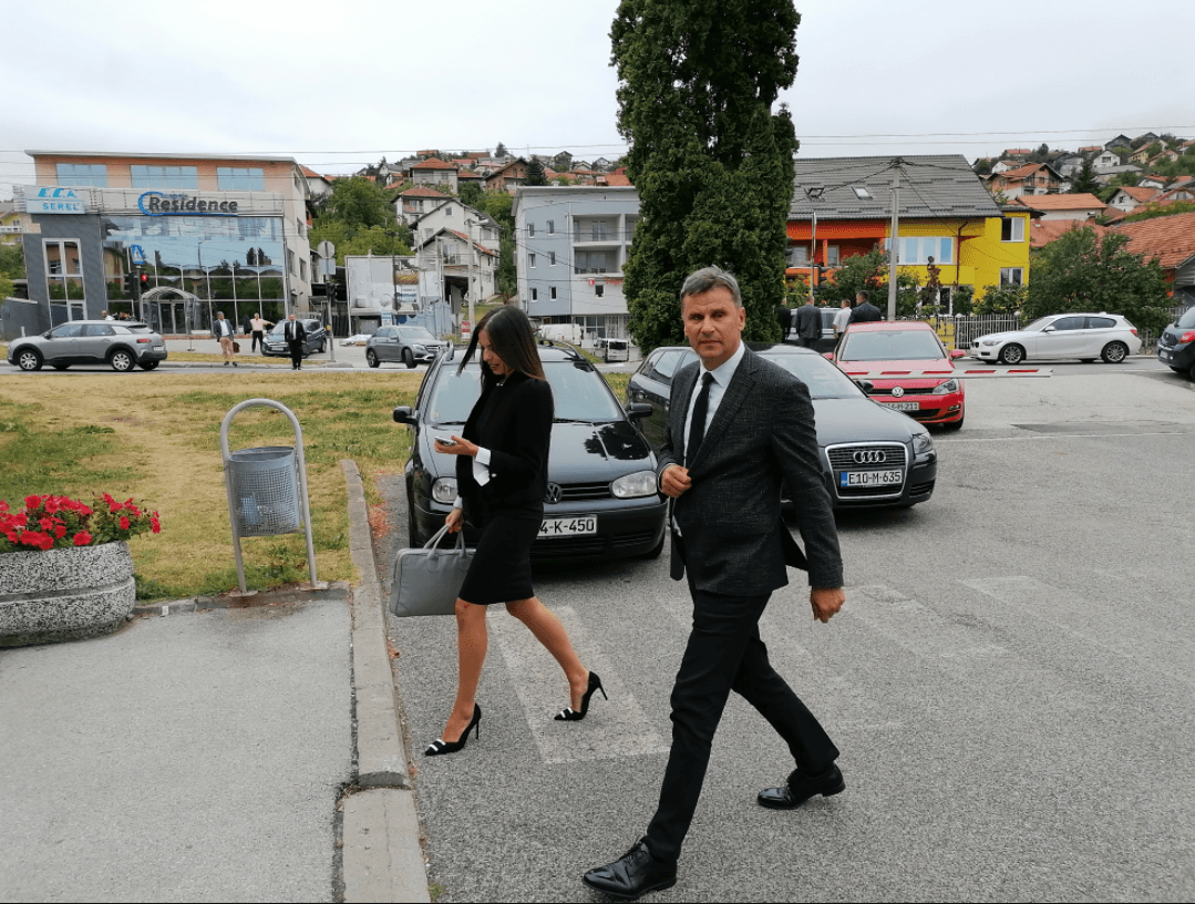Nastavlja se suđenje za kriminalnu nabavku respiratora: Novalić i ostali stigli na ročište