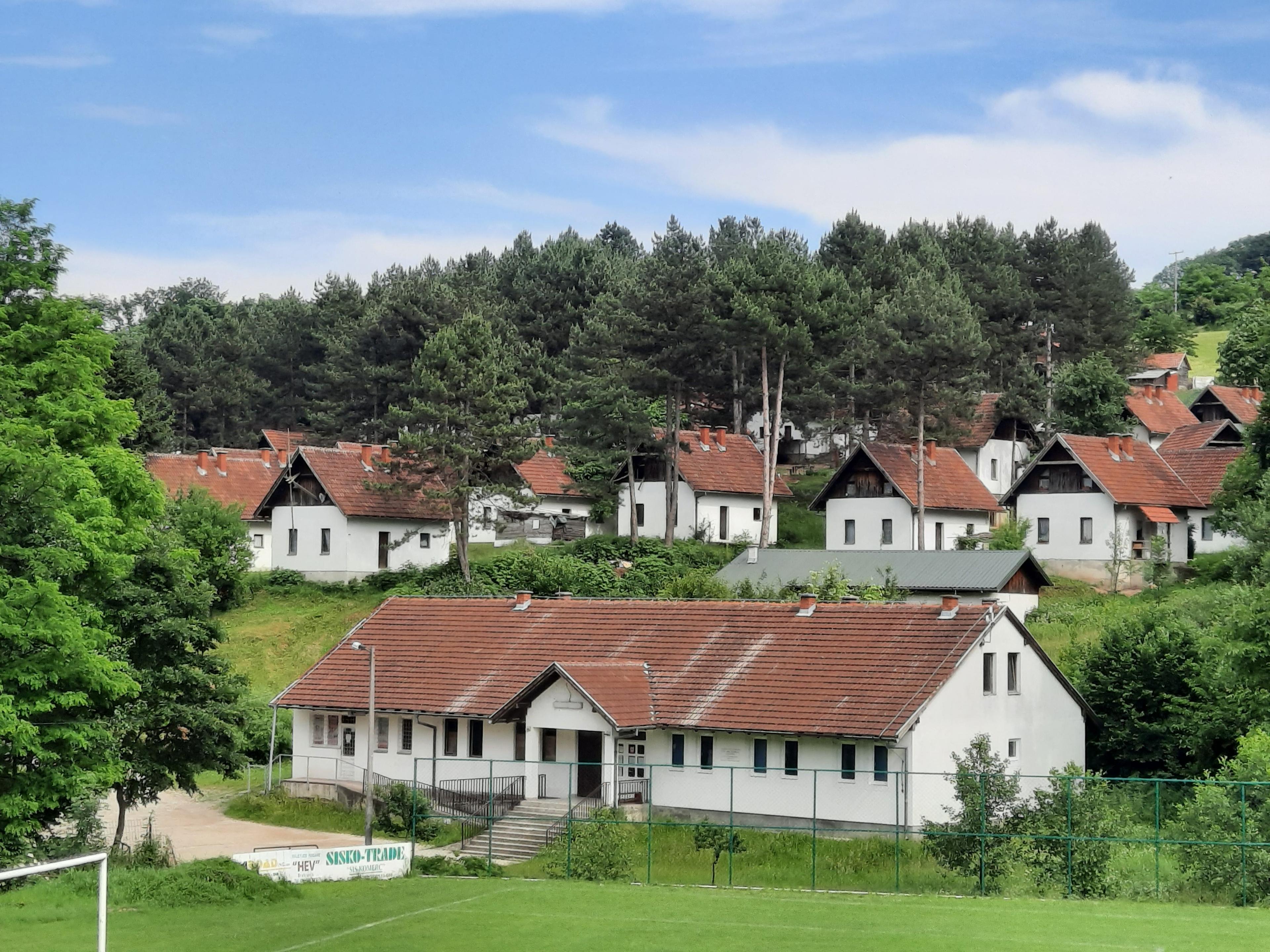 Jedno od najvećih izbjegličkih naselja u Tuzlanskom kantonu, Doborovce kod Gračanice - Avaz