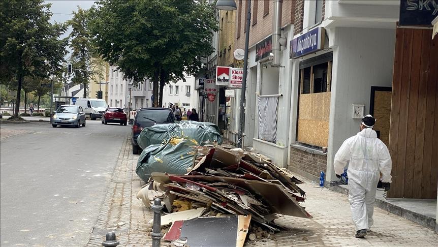 In the western town of Stolberg, which has a higher share of people with migrant backgrounds, many houses and shops remain without gas and electricity more than six weeks after the devastating floods - Avaz