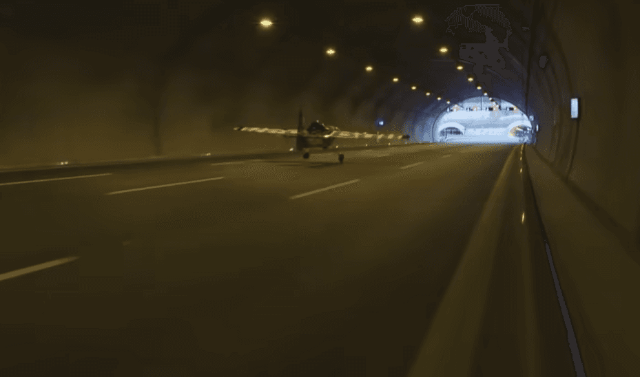 Nevjerovatan performans: Avionom prošao kroz dva tunela pri brzini 245 kilometara na sat