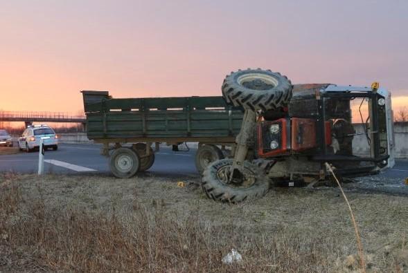 Pao s prikolice traktora - Avaz