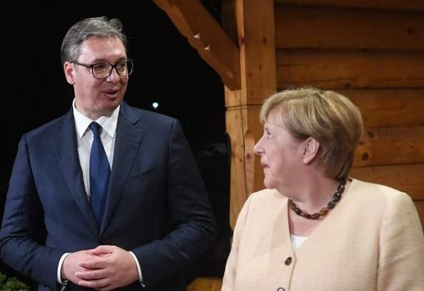 Aleksandar Vučić i Angela Merkel - Avaz