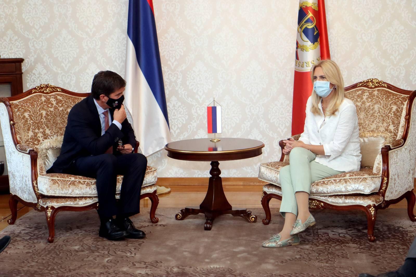 Ambasador Nelson i zamjenica šefa misije Menuti sastali se sa Željkom Cvijanović