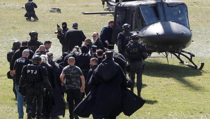 Čelnici SPC-a vojnim helikopterom su dovezeni na Cetinje - Avaz