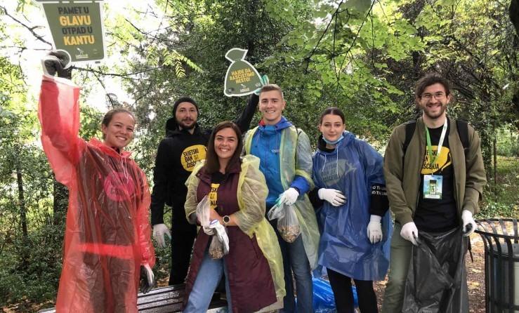 Više od 2.000 vrijednih volontera je uprkos kiši na različitim lokacijama  države sakupilo velike količine otpada - Avaz