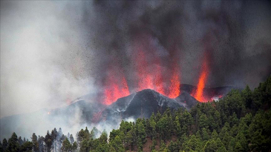 Volcano erupts on Spanish island for 1st time in 5 decades
