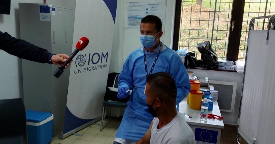 Migrantima na raspolaganje stavili vakcine AstraZeneca i Sinopharm - Avaz