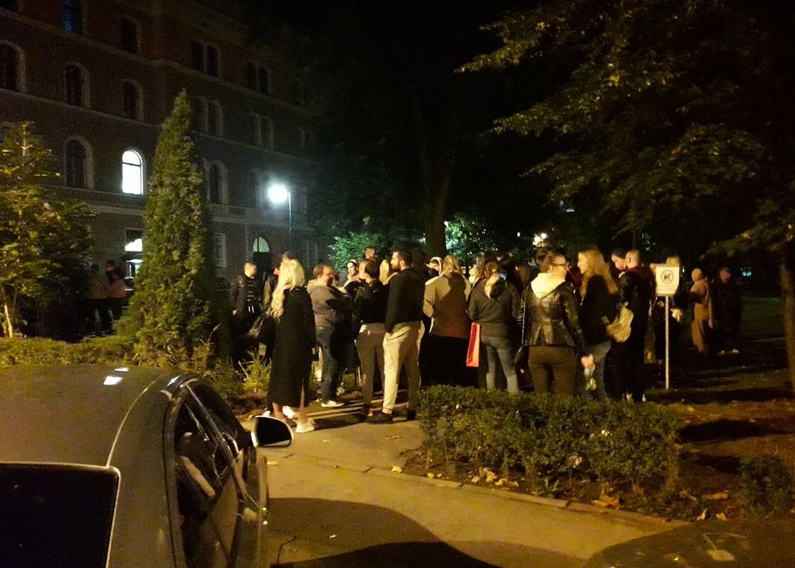 Grupa studenata ispred zgrade Skupštine KS: Nezadovoljni usvojenim izmjenama Zakona