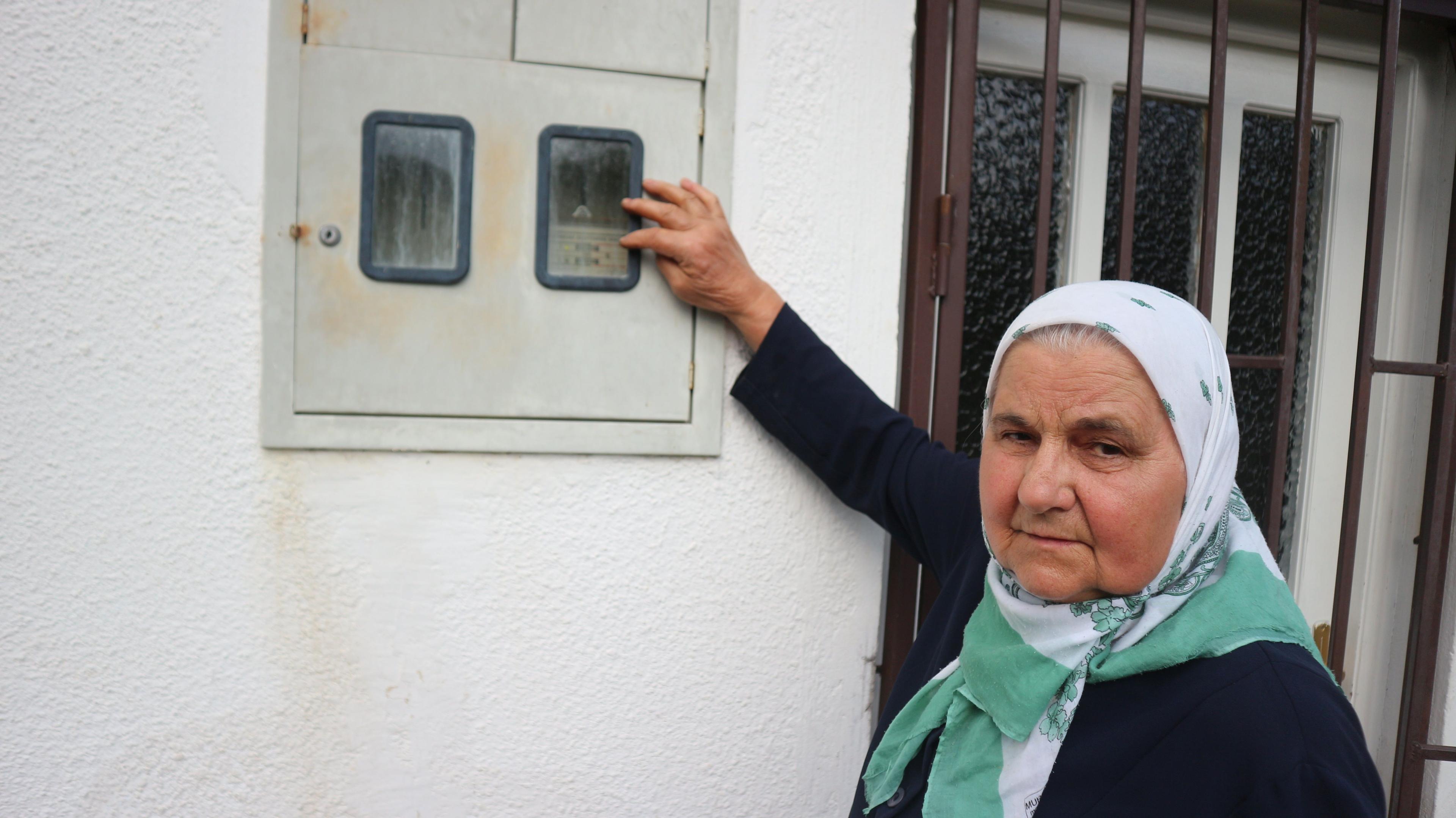 Nevolje Aze Pašalić, povratnice u selo Gostilje kod Srebrenice: Dobila račun za struju od 2.361,44 KM