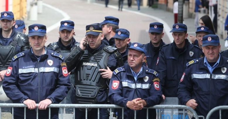 Policija u Banjoj Luci - Avaz