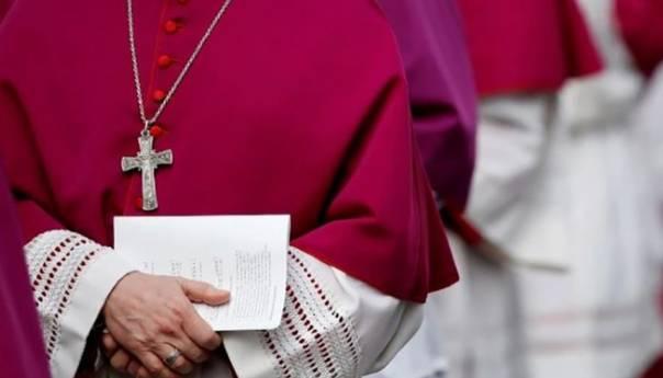 Francusko katoličko svećenstvo seksualno zlostavljalo više od 200 hiljada maloljetnika