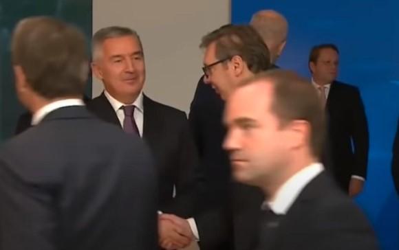 Đukanović i Vučić se rukovali na Samitu EU - Avaz
