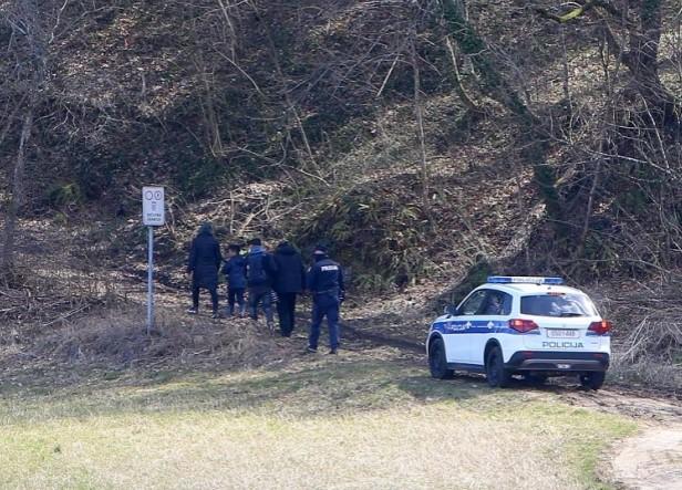 Policija tjerala migrante u BiH - Avaz