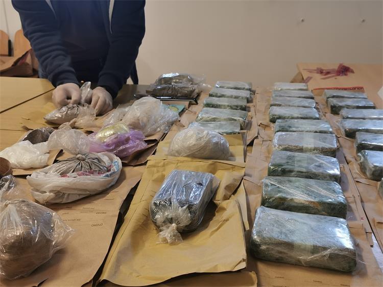 Iz BiH krijumčarili kokain u Istru: Uhapšeno 11 dilera, jedan u bijegu