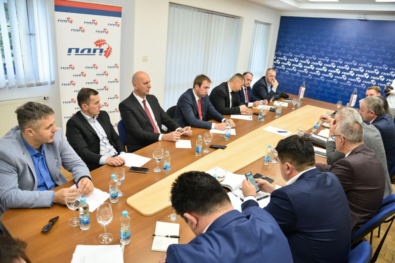 Sastanak opozicije u RS - Avaz
