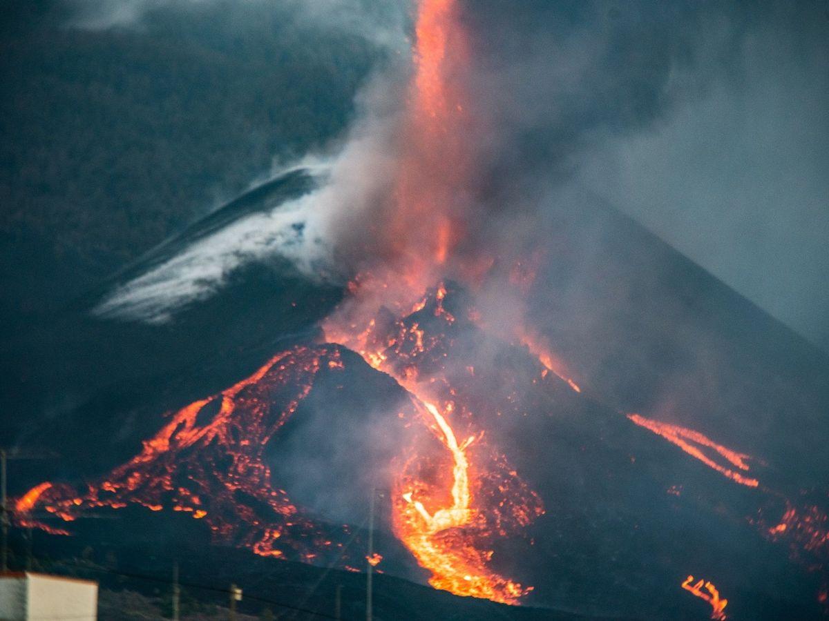 Vulkan na ostrvu La Palma izbacuje lavu i do 600 metara u vis