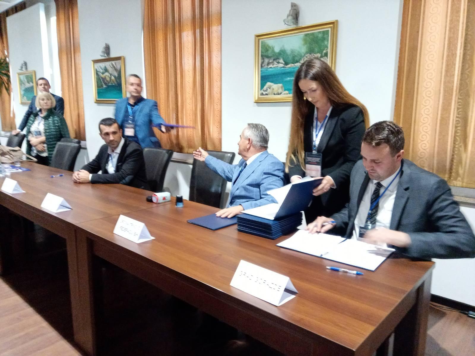 Potpisivanje sporazuma u Goraždu - Avaz