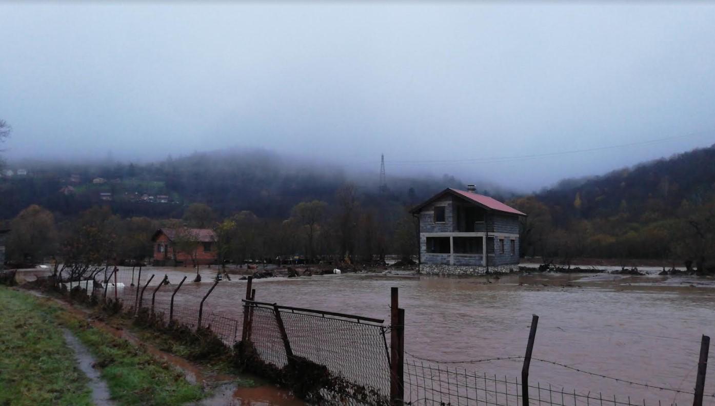 Kuće u Trnovu pod vodom - Avaz