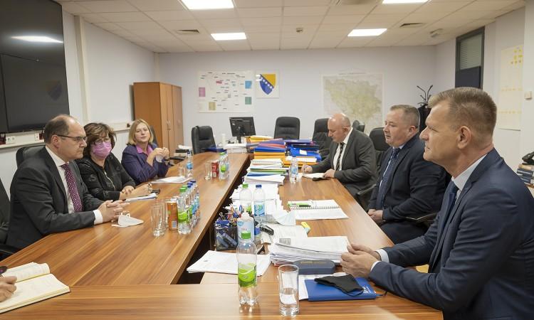 HR Schmidt gives support to key state institutions in Banja Luka