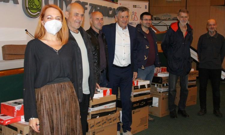 UNDP donates computer equipment to five Zenica local communities