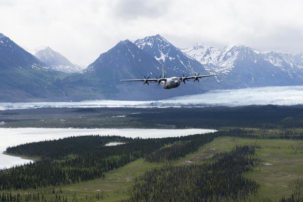 Dva ruska bombardera 10 sati letjela iznad Aljaske