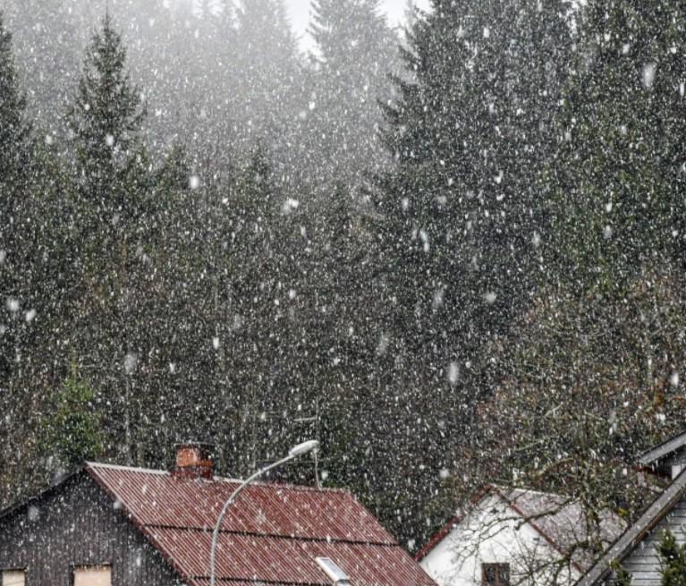 Snijeg počeo padati - Avaz