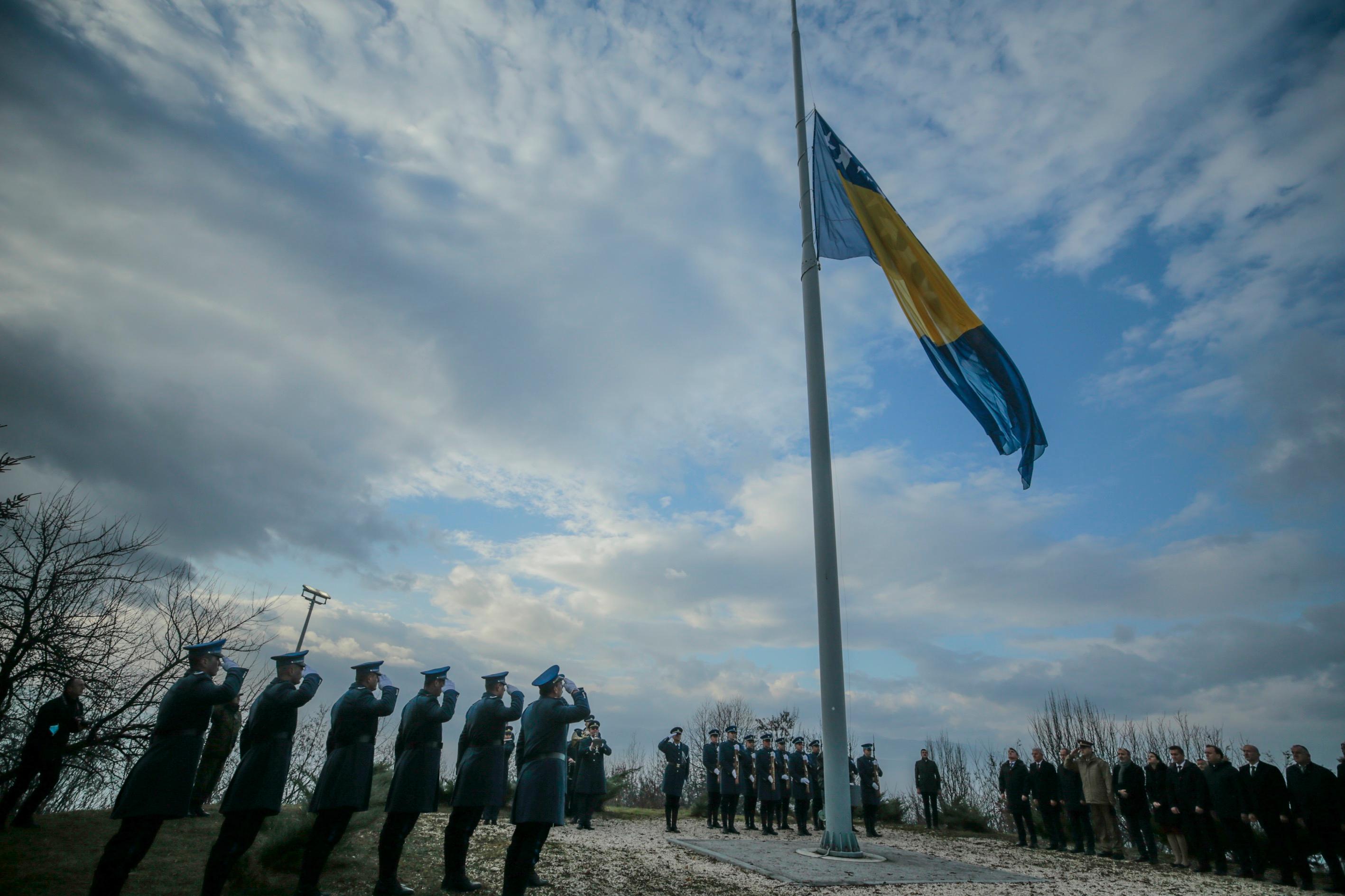 Na Humu podignuta državna zastava: Bosna i Hercegovina će opstati